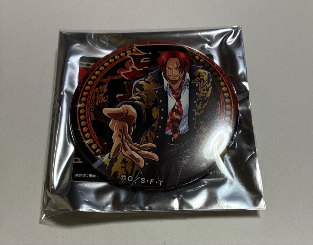 ワンピース セブン限定　輩缶バッジ プレミアム シャンクス