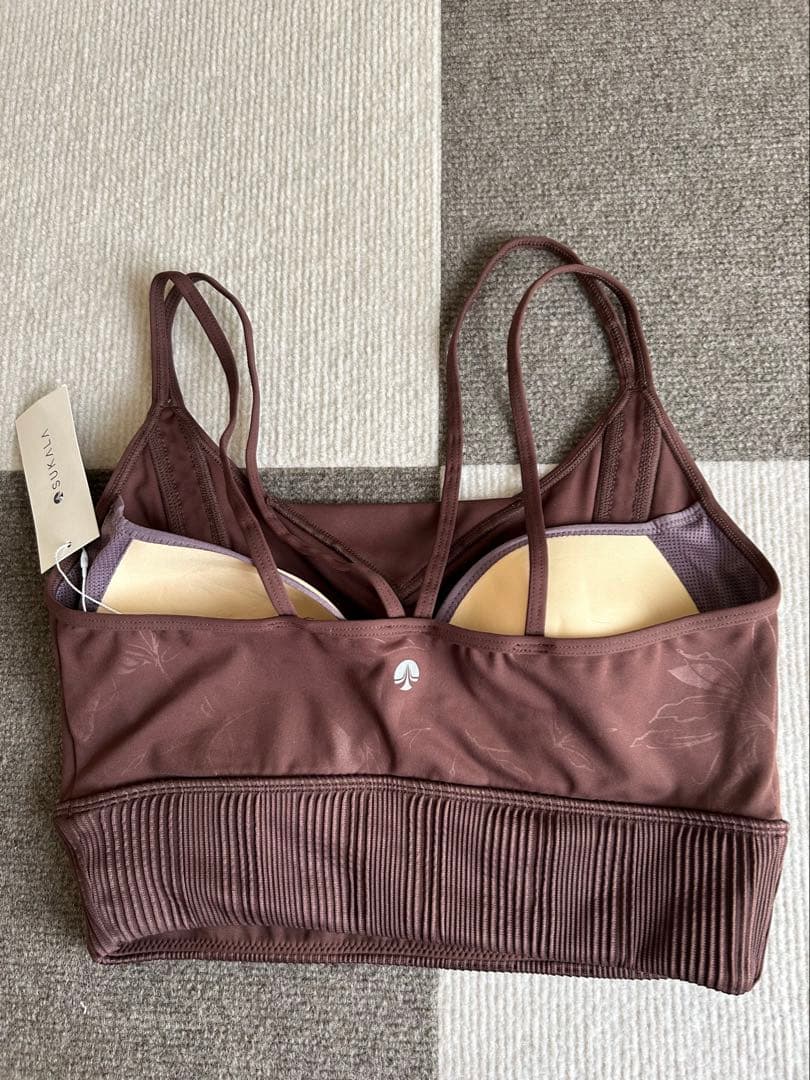 n*o様 新品タグ付き　サイズL エンボスフリーブラトップ　ちょこブラウン